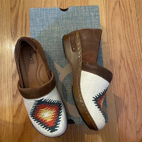 BORN  Bailee Shoes in White Multi  - Women’s Size 8 - New In Box