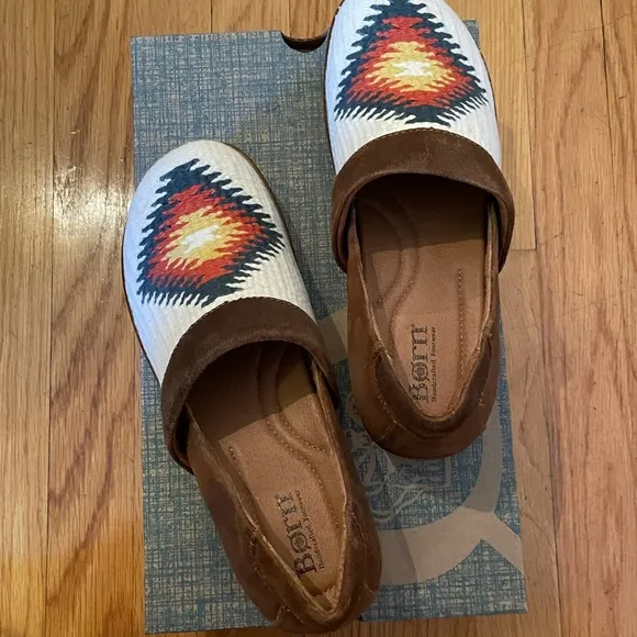 BORN  Bailee Shoes in White Multi  - Women’s Size 8 - New In Box