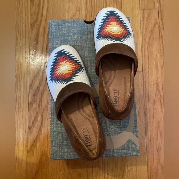 BORN  Bailee Shoes in White Multi  - Women’s Size 8 - New In Box