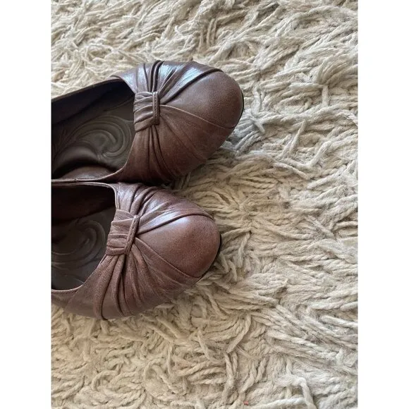 Born Ballet Flats Bow Knot Leather Tan Taupe 8.5 Shoes