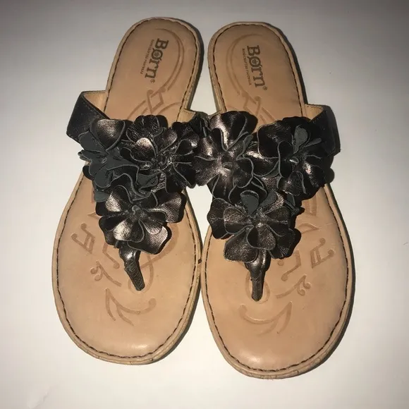 BORN SANDALS SIZE 8​​​