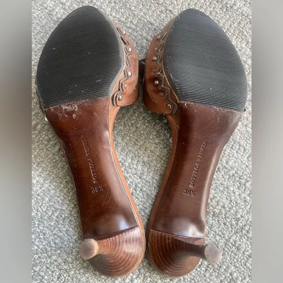 BOTTEGA Veneta Woman’s Brown Leather Sandals With Silver Tapestry/ Knot Design