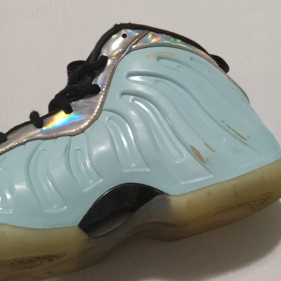 Boys Nike  foam posite sneakers size 6