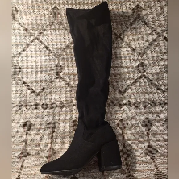 Brand: Bar III, Style: Gabrie, Size: 8.5, 9