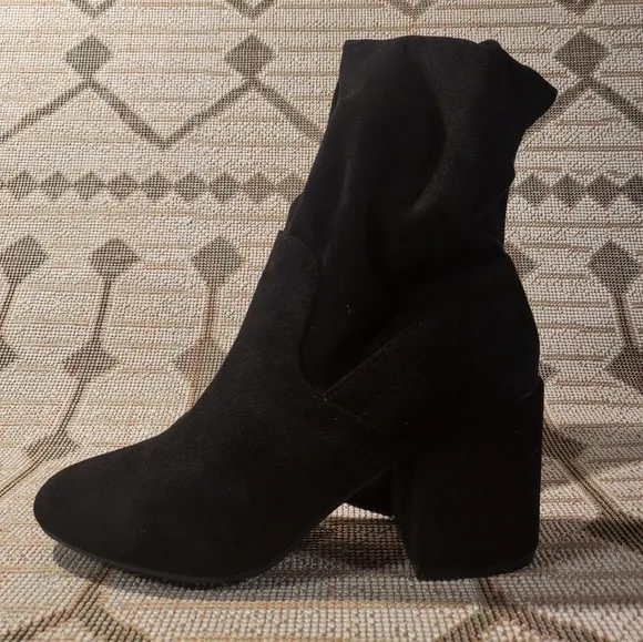Brand: Bar III, Style: Gabrie, Size: 8.5, 9