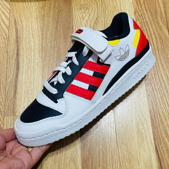 Brand new Adidas Forum Low Sneakers size 6J | 6 Youth #bin21