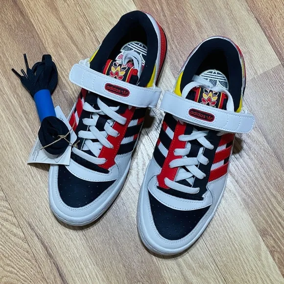 Brand new Adidas Forum Low Sneakers size 6J | 6 Youth #bin21