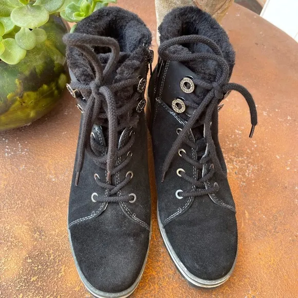 Brand new Ak sport boots