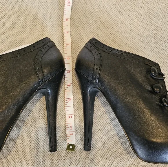 Brand new Aldo heels size 35 6