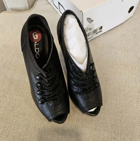 Brand new Aldo heels size 35 6