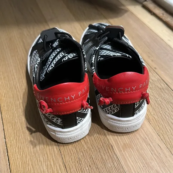 Brand new givenchy kids sneakers. Super cute