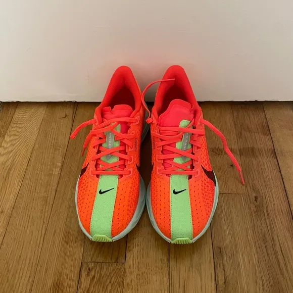 BRAND NEW - Nike Pegasus Plus - Orange and Green Athletic Shoes for Performance