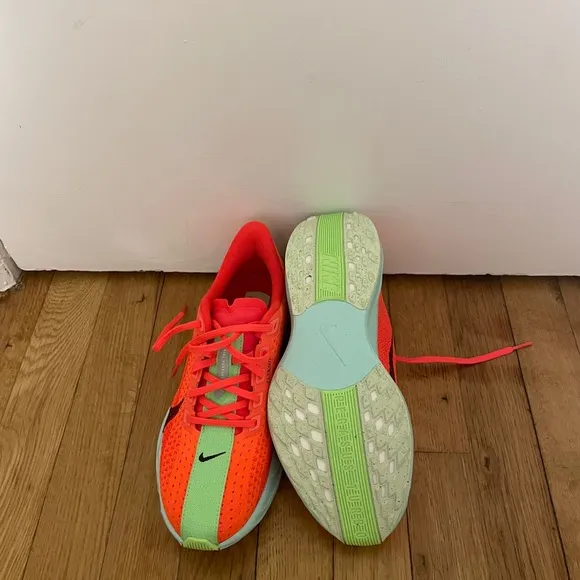 BRAND NEW - Nike Pegasus Plus - Orange and Green Athletic Shoes for Performance
