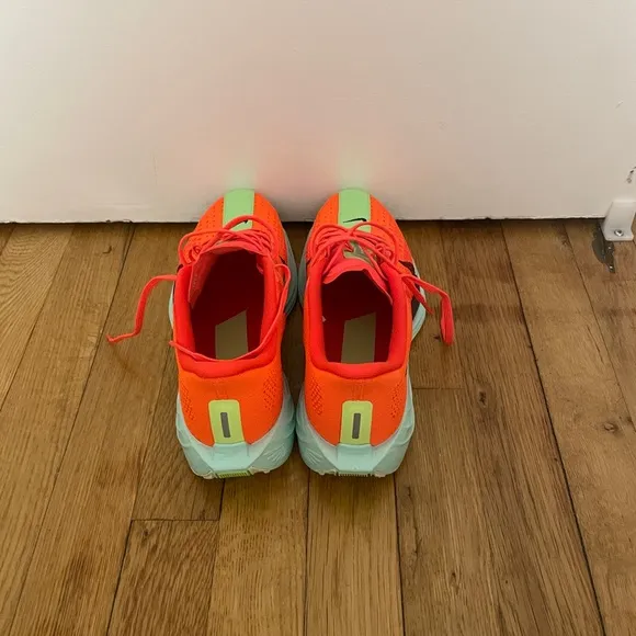 BRAND NEW - Nike Pegasus Plus - Orange and Green Athletic Shoes for Performance