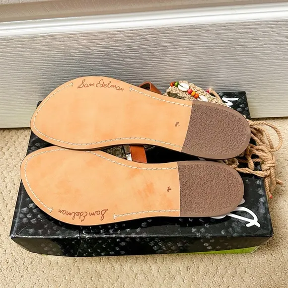 BRAND NEW Sam Edelman Gerome Beaded Hawaiian Seashell Sandals Size 9.5