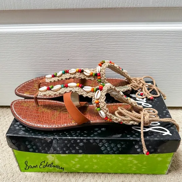 BRAND NEW Sam Edelman Gerome Beaded Hawaiian Seashell Sandals Size 9.5