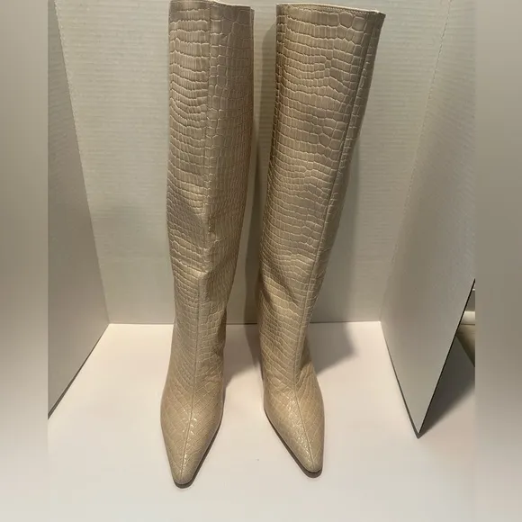 Brand New Steve Madden‎ Shayna Beige Crocodile Boots size 9,5
