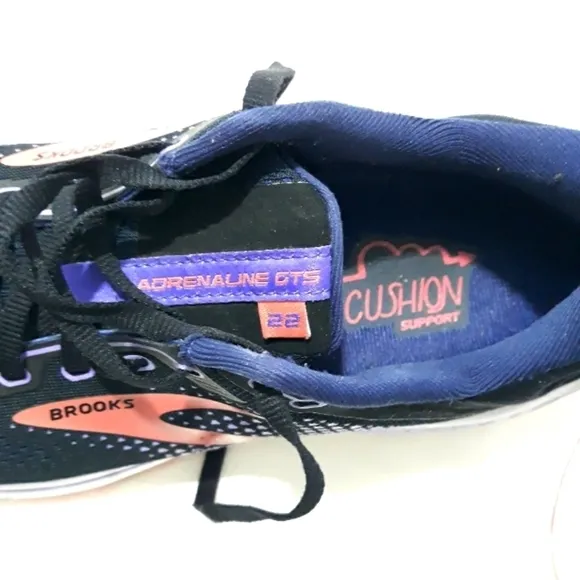 Brooks Adrenaline GTS 22 Women Rannind Athletic Black Purple Coral Sneaker 10.5