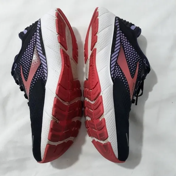 Brooks Adrenaline GTS 22 Women Rannind Athletic Black Purple Coral Sneaker 10.5