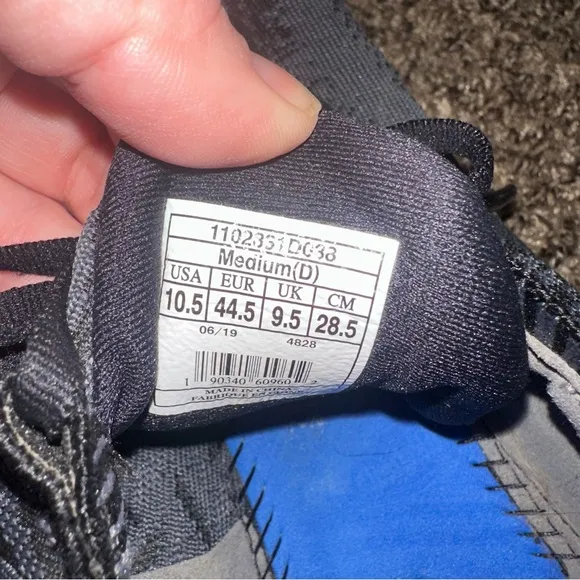 Brooks Black and Gray Running Shoes missing insoles