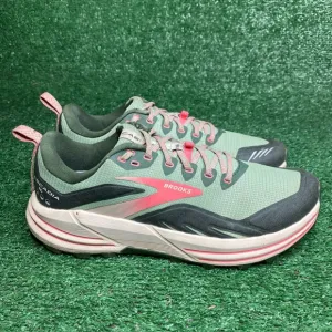 Brooks Cascadia 16 Womens Green Athletic Running Shoes Size 10.5