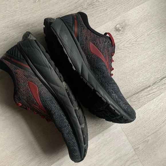 Brooks Ghost 11 Running Shoes Black Red Size 9