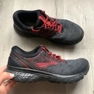 Brooks Ghost 11 Running Shoes Black Red Size 9