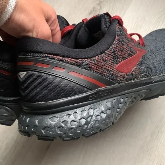 Brooks Ghost 11 Running Shoes Black Red Size 9