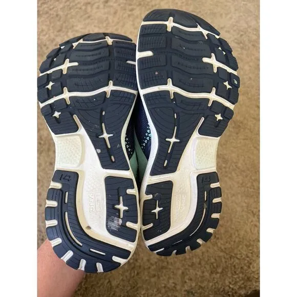 Brook’s Ghost 14 running sneakers womens 9 Peacock