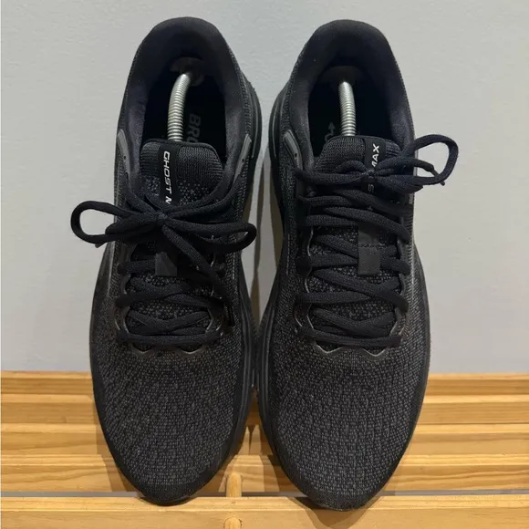 Brooks Ghost 16 Running Shoes in Black Size 9.5