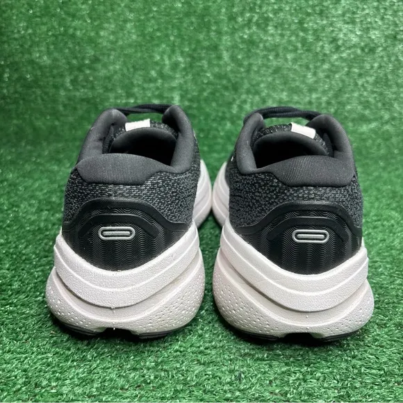 Brooks Ghost Max 2 Women 9.5 Running Shoes Black Sport Sneakers 1204201B077