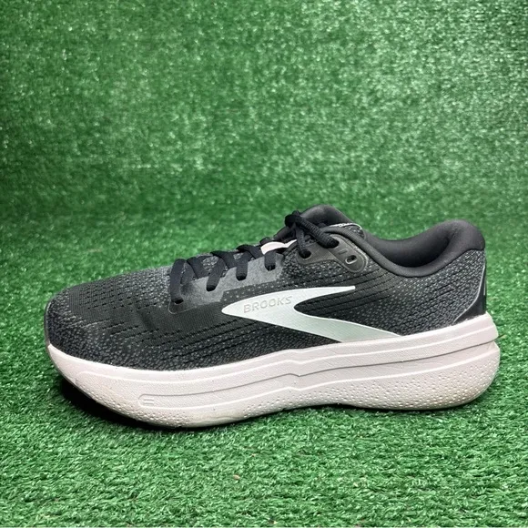 Brooks Ghost Max 2 Women 9.5 Running Shoes Black Sport Sneakers 1204201B077