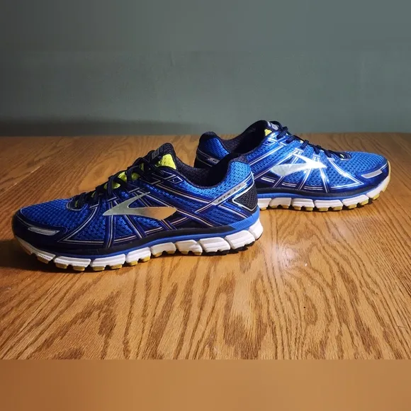Brooks GTS 17 Seventeen Men's Size US 11.5 Medium D Athletic Running Shoes