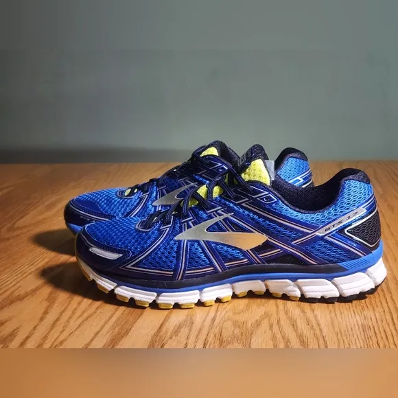 Brooks GTS 17 Seventeen Men's Size US 11.5 Medium D Athletic Running Shoes