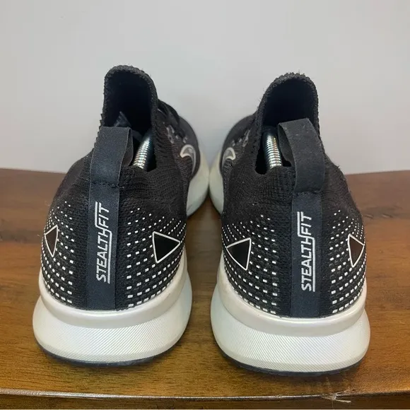 Brooks | Levitate 5 Running Shoes - Black ; Womens 10
