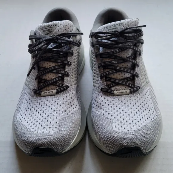 Brooks Levitate Gray Silver Running Shoes 1202581B131 Women's Size 10.5