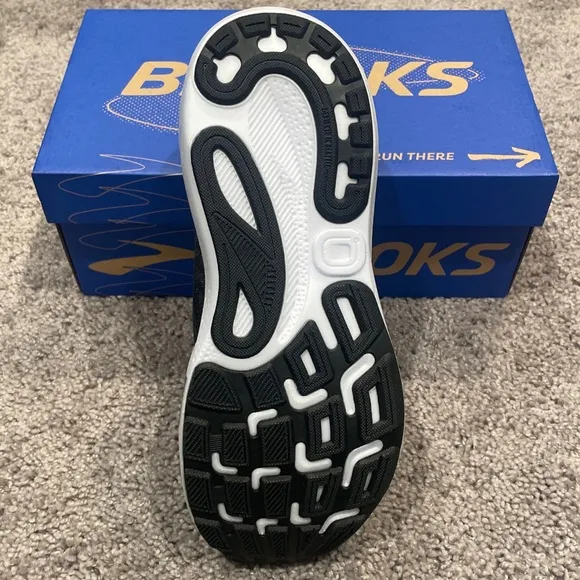Brooks Men's Adrenaline GTS 24 Running Shoes, Black/White Size 8 D 1104371D087