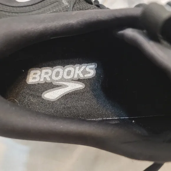 Brooks Mens Revel 7 1104351D072 Black Running Shoes Sneakers Size 12 D