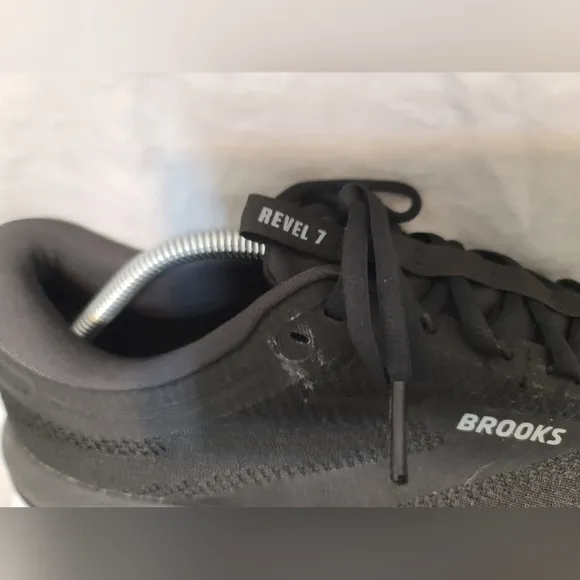 Brooks Mens Revel 7 1104351D072 Black Running Shoes Sneakers Size 12 D