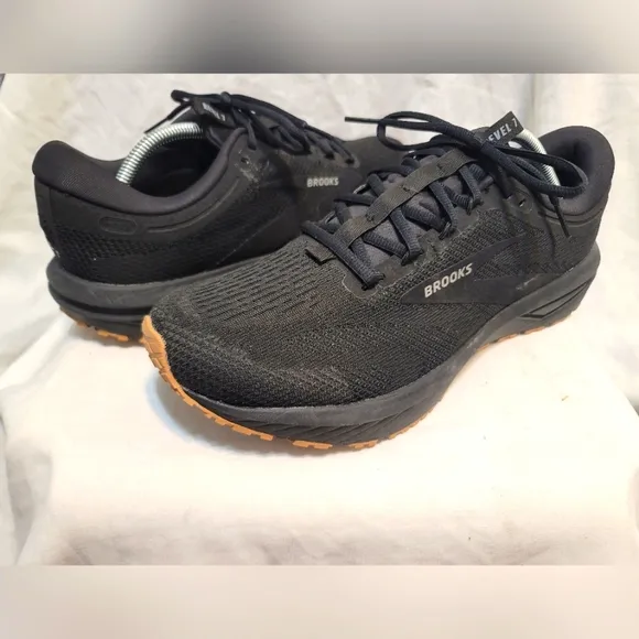 Brooks Mens Revel 7 1104351D072 Black Running Shoes Sneakers Size 12 D