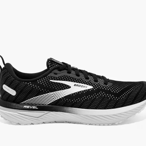 Brooks Women Black Running Shoes. Revel 6 Energize