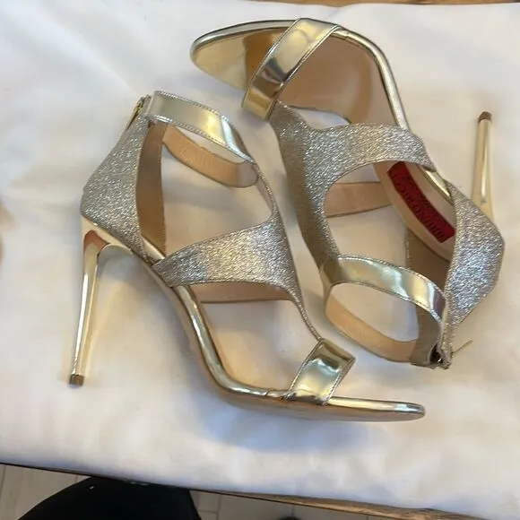 BRUNO RICCI GOLD SPARKLY SANDALS.  NEW.  REGULAR PRICE $385