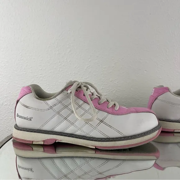 BRUNSWICK Y2K White Bubblegum Pink Quilted Lace Up Casual Bowler Oxford Sneakers
