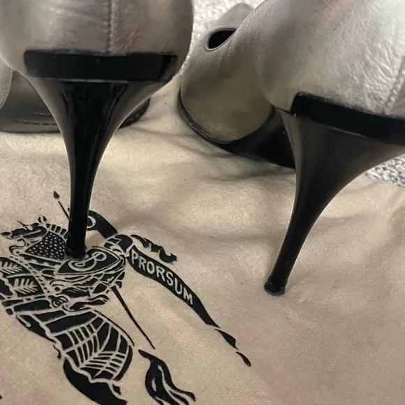 Burberry Beautiful Vintage Leather Women’s Shoes