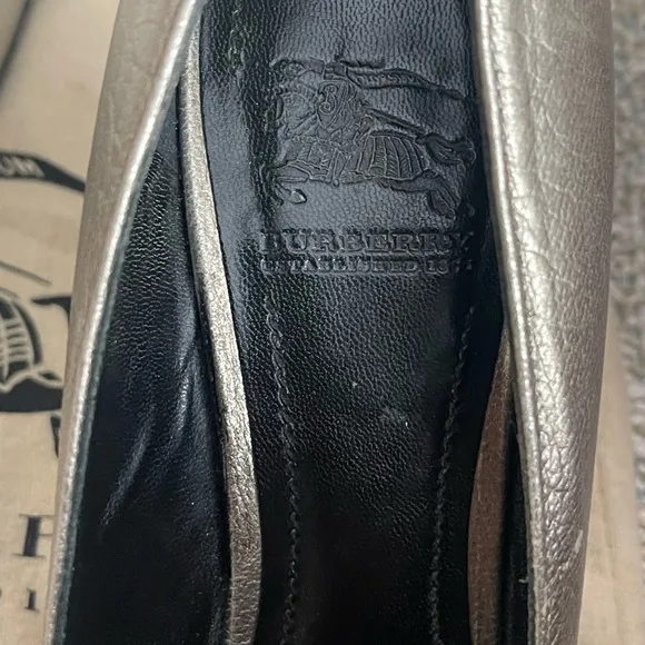 Burberry Beautiful Vintage Leather Women’s Shoes