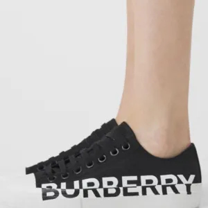 Burberry Larkhall Black Monogram Sneakers Sz 39 Excellent Condition