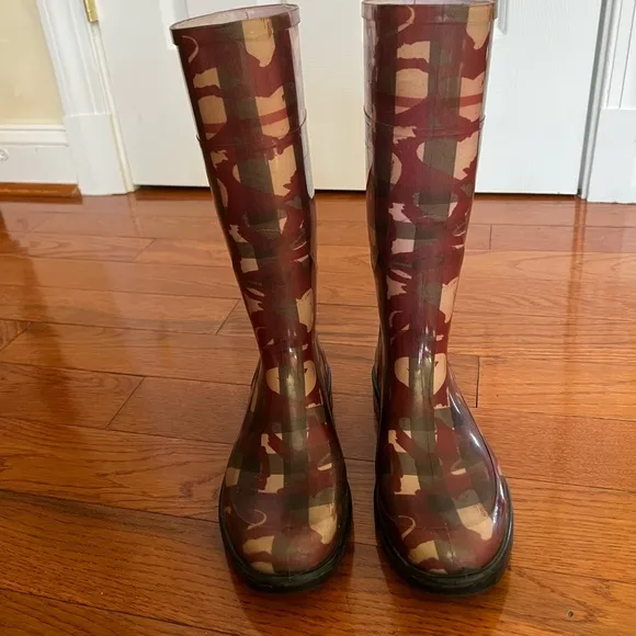 BURBERRY Nova Check Hearts Rainboots ☔️