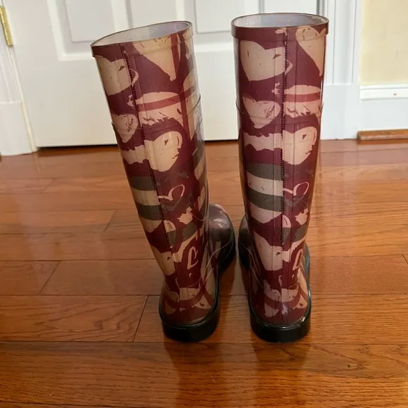 BURBERRY Nova Check Hearts Rainboots ☔️