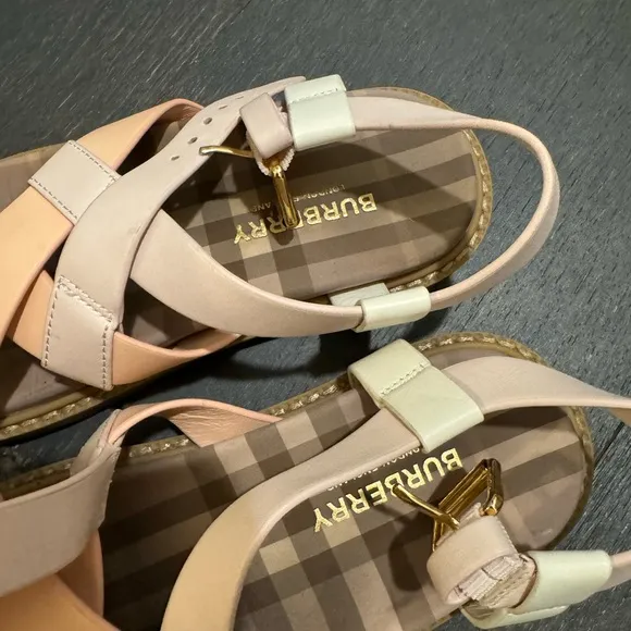 Burberry pink leather sandals