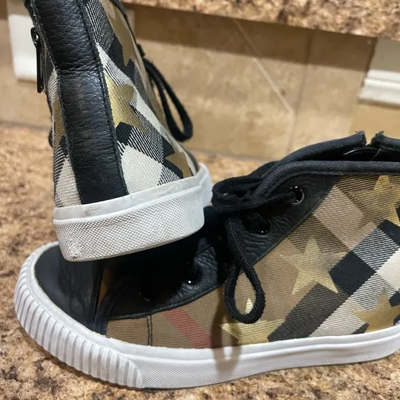 Burberry sneakers